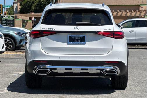 2025 Mercedes-Benz GLC 350e Base
