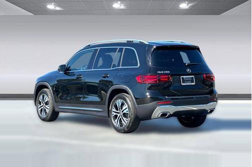Night Black 2026 Mercedes-Benz GLB 250 Base
