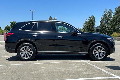 2025 Mercedes-Benz GLC 300 Base