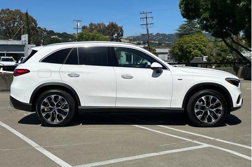 2025 Mercedes-Benz GLC 350e Base