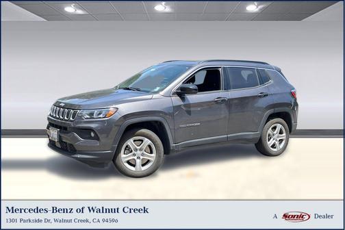 Granite Crystal Metallic Clearcoat 2023 Jeep Compass Latitude