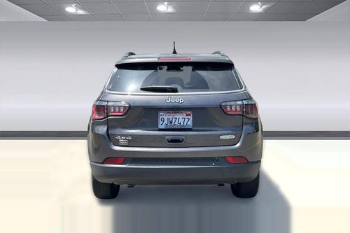 Granite Crystal Metallic Clearcoat 2023 Jeep Compass Latitude