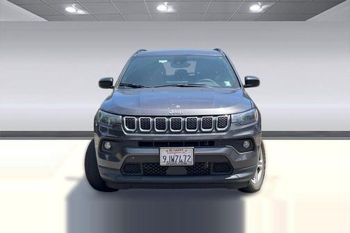 Granite Crystal Metallic Clearcoat 2023 Jeep Compass Latitude