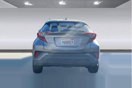 Silver Knockout Metallic 2019 Toyota C-HR LE