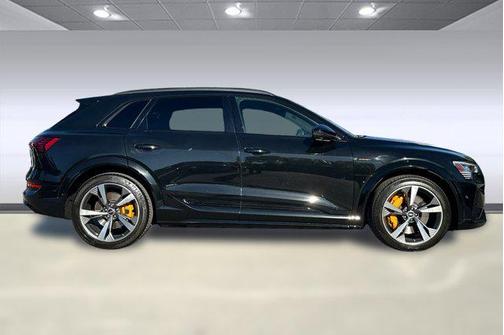 2022 Audi e-tron S Premium Plus