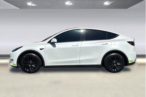 Pearl White Multi-Coat 2023 Tesla Model Y Long Range Dual Motor All-Wheel Drive