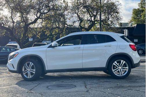2017 Mercedes-Benz GLA 250 Base