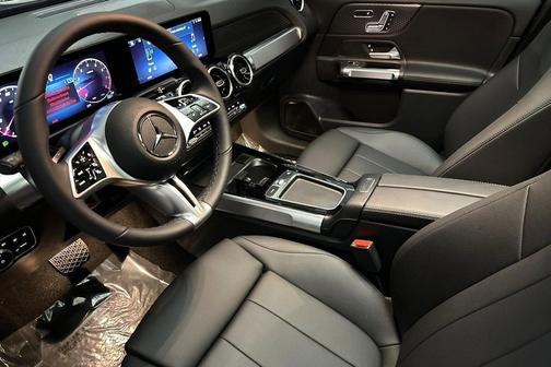 Night Black 2026 Mercedes-Benz GLB 250 Base