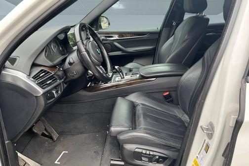 White 2018 BMW X5 eDrive xDrive40e
