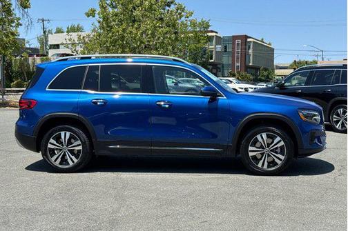 2025 Mercedes-Benz GLB 250 4MATIC