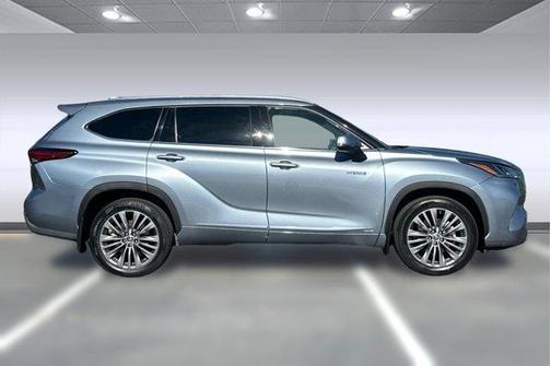 2021 Toyota Highlander Hybrid Platinum