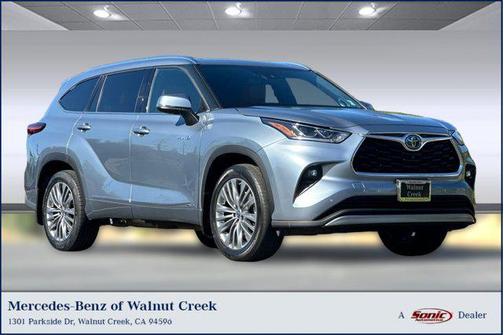 2021 Toyota Highlander Hybrid Platinum