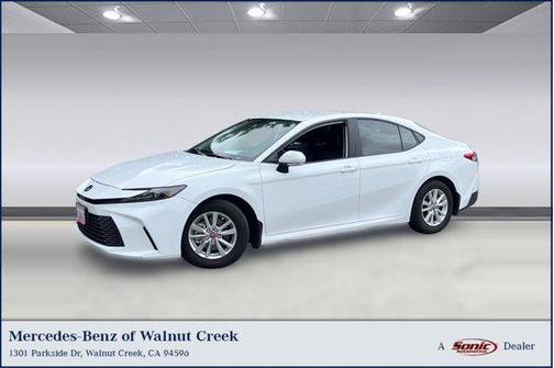 Ice Cap 2025 Toyota Camry LE