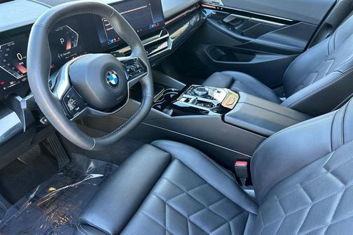 Dark Graphite Metallic 2024 BMW 530 530i