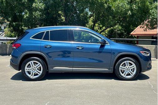2021 Mercedes-Benz GLA 250 Base 4MATIC