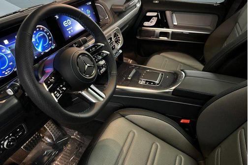 MANUFAKTUR Arabian Grey Non- Metallic 2025 Mercedes-Benz G-Class G 580e