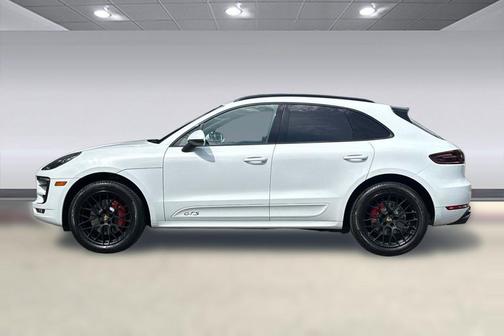 Carrara White Metallic 2018 Porsche Macan Macan GTS