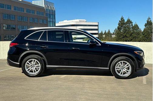 2025 Mercedes-Benz GLC 300 4MATIC
