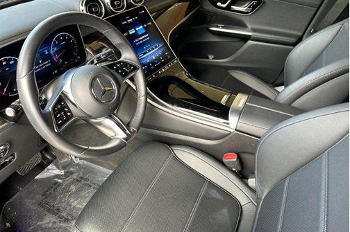 2025 Mercedes-Benz GLC 300 4MATIC