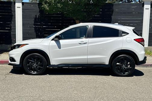 Platinum White Pearl 2022 Honda HR-V AWD Sport