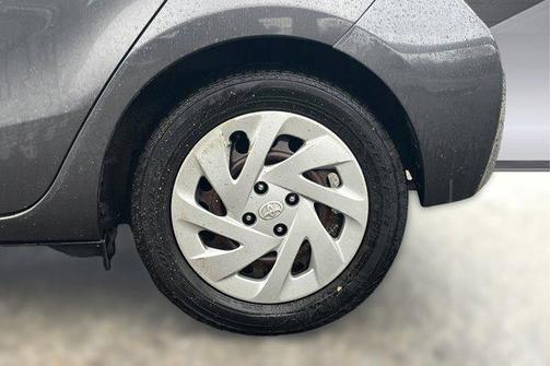 2016 Toyota Prius c Two