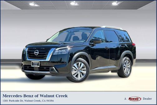 Super Black 2025 Nissan Pathfinder SL FWD