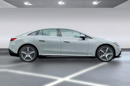 MANUFAKTUR Alpine Grey Non-Metallic 2026 Mercedes-Benz EQE 320+ 320+