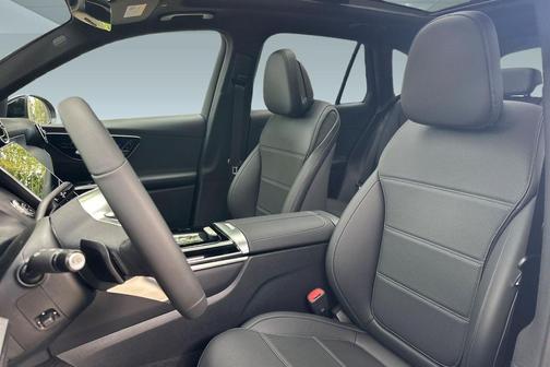 Black 2026 Mercedes-Benz GLC 300 4MATIC