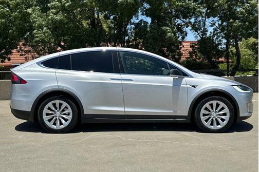 2017 Tesla Model X 75D