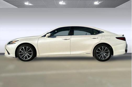 2019 Lexus ES 300h Base