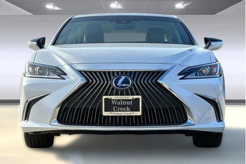 2019 Lexus ES 300h Base