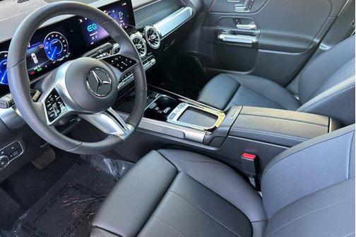 2025 Mercedes-Benz EQB 300 4MATIC