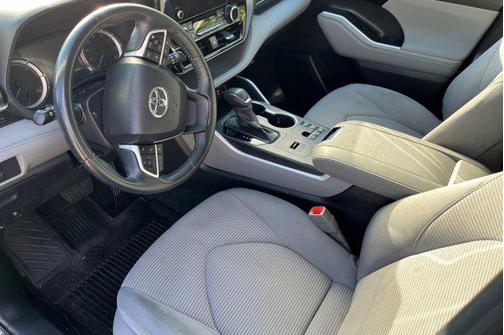 Midnight Black Metallic 2023 Toyota Highlander Hybrid LE