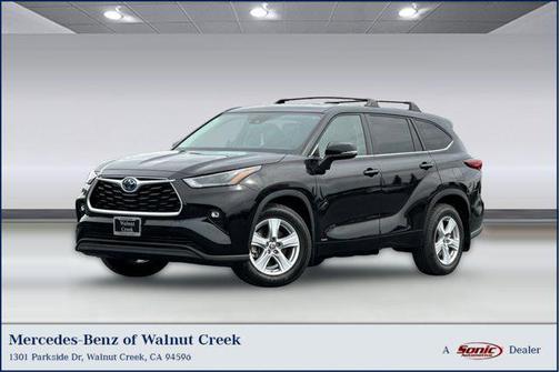Midnight Black Metallic 2023 Toyota Highlander Hybrid LE