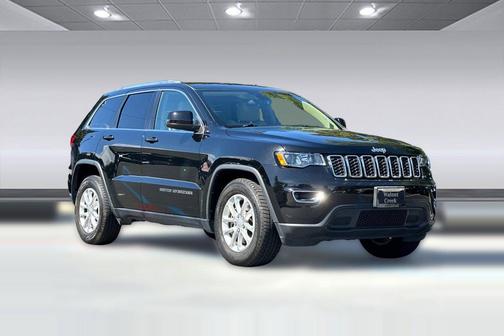 Diamond Black Crystal Pearlcoat 2021 Jeep Grand Cherokee Laredo