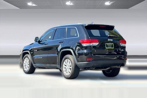 Diamond Black Crystal Pearlcoat 2021 Jeep Grand Cherokee Laredo