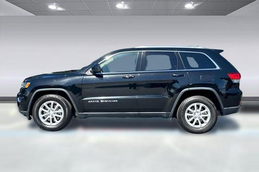 Diamond Black Crystal Pearlcoat 2021 Jeep Grand Cherokee Laredo