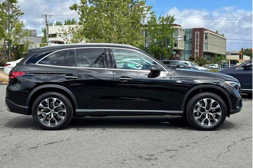 2025 Mercedes-Benz GLC 350e Base