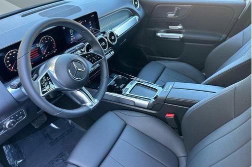 Polar White 2026 Mercedes-Benz GLB 250 Base