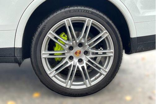 2017 Porsche Cayenne Cayenne S E-Hybrid Platinum Edition