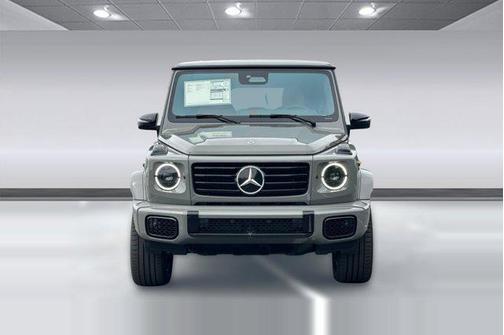 MANUFAKTUR Arabian Grey Non- Metallic 2026 Mercedes-Benz G-Class G 580e