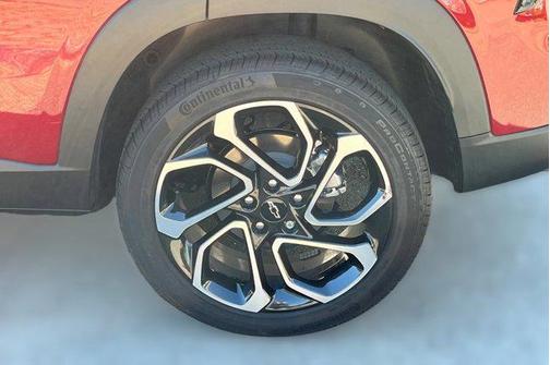 Crimson Metallic 2025 Chevrolet Trax FWD 2RS