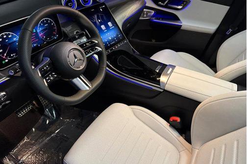 2026 Mercedes-Benz GLC 300 Base