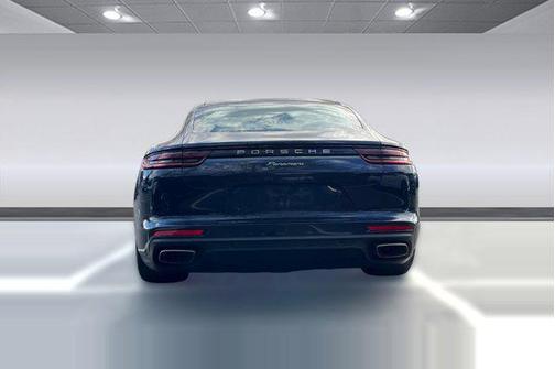 2018 Porsche Panamera 4