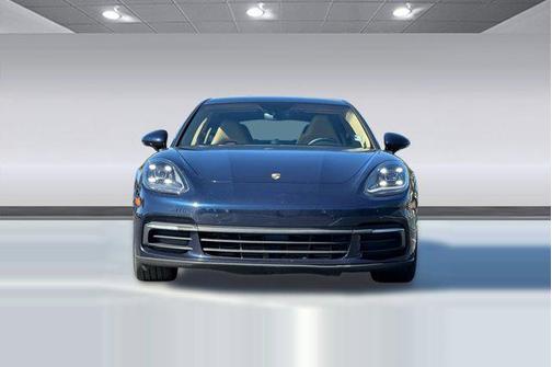 2018 Porsche Panamera 4