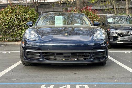 2018 Porsche Panamera 4
