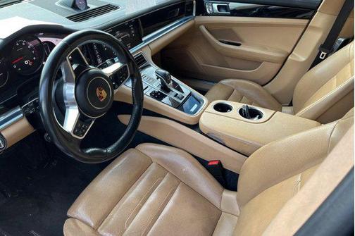 2018 Porsche Panamera 4