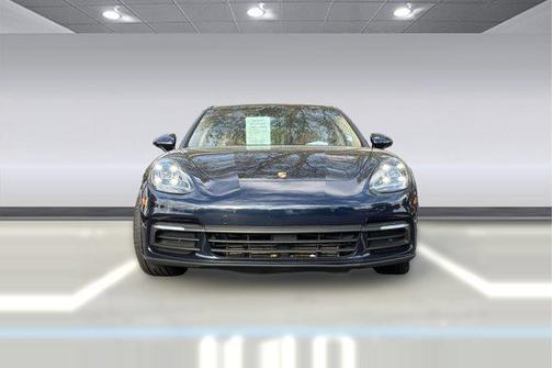 2018 Porsche Panamera 4