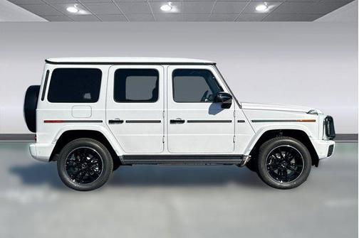 MANUFAKTUR Moonlight White Magno 2026 Mercedes-Benz G-Class G 550