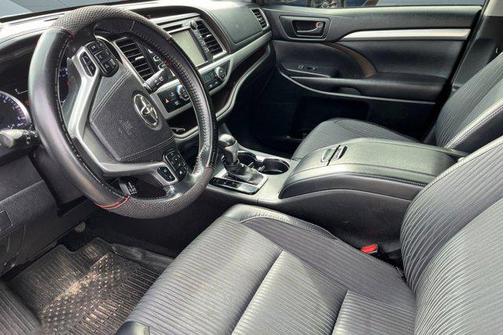 2017 Toyota Highlander LE Plus